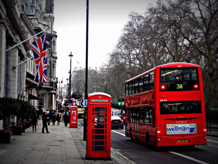 london street phone cabin 163037 1 768x576